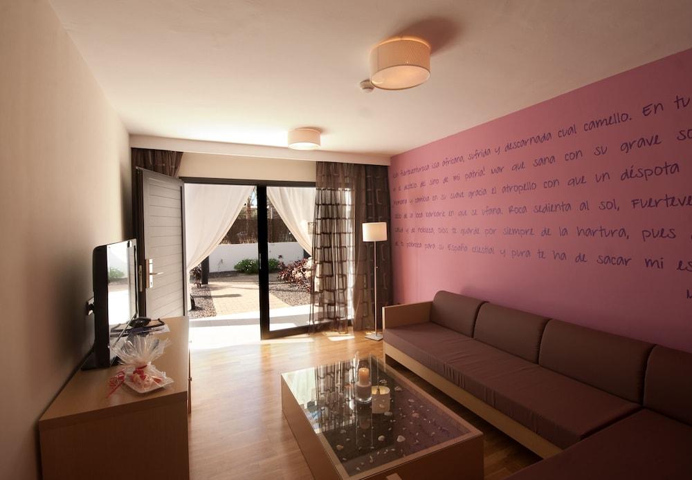 R2 Romantic Fantasia Dreams & Suites Hotel (Adults Only) Tarajalejo Kültér fotó